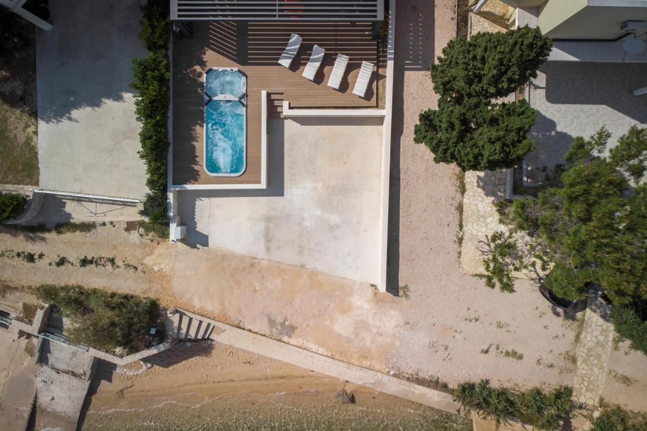 Villafux Zrce Novalja - Direkt Am Strand Caska Esterno foto